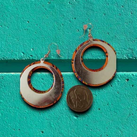 Casual Earrings Oval Orange with Colorful Stripes NWOT Never Worn - Picture 4 of 6